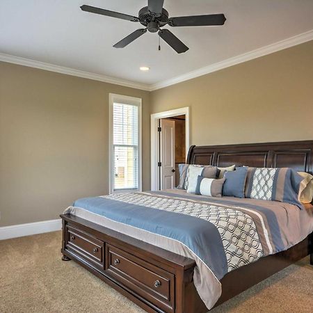 Spacious Family-Friendly Retreat With Winter Rates! Greensboro Exterior photo