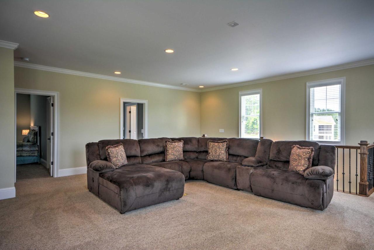 Spacious Family-Friendly Retreat With Winter Rates! Greensboro Exterior photo